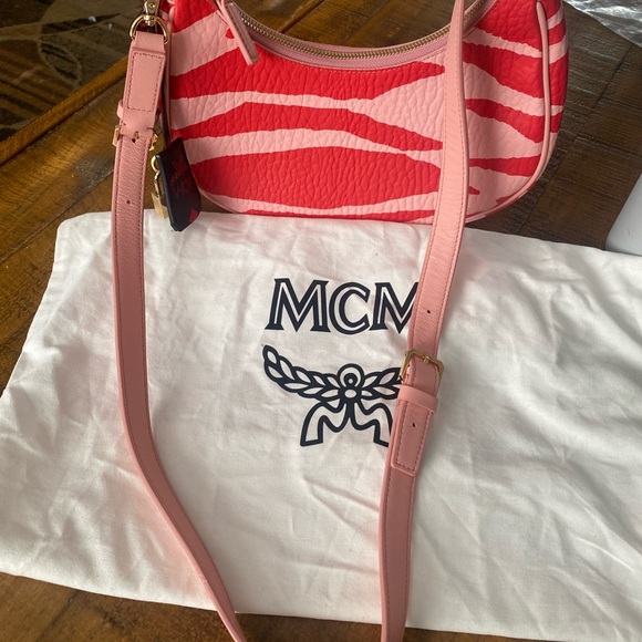 Brand new MCM zebra print leather shoulder bag - Picture 10 of 15